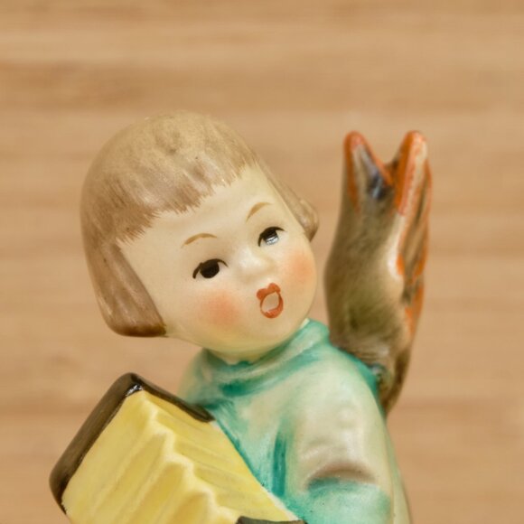 Vintage GOEBEL M J Hummel "Angel with Accordion" Porcelain Figurine - Picture 4 of 5